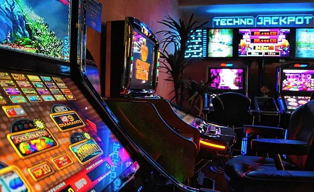 پاکستان میں Online Blackjack کا آن لائن کیسینو سیکشن کھولیں۔